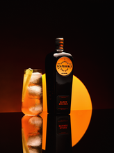 Lade das Bild in den Galerie-Viewer, Scapegrace Dry Gin &quot;Blood Moon&quot;, 0,7l - SPRITHÖKER
